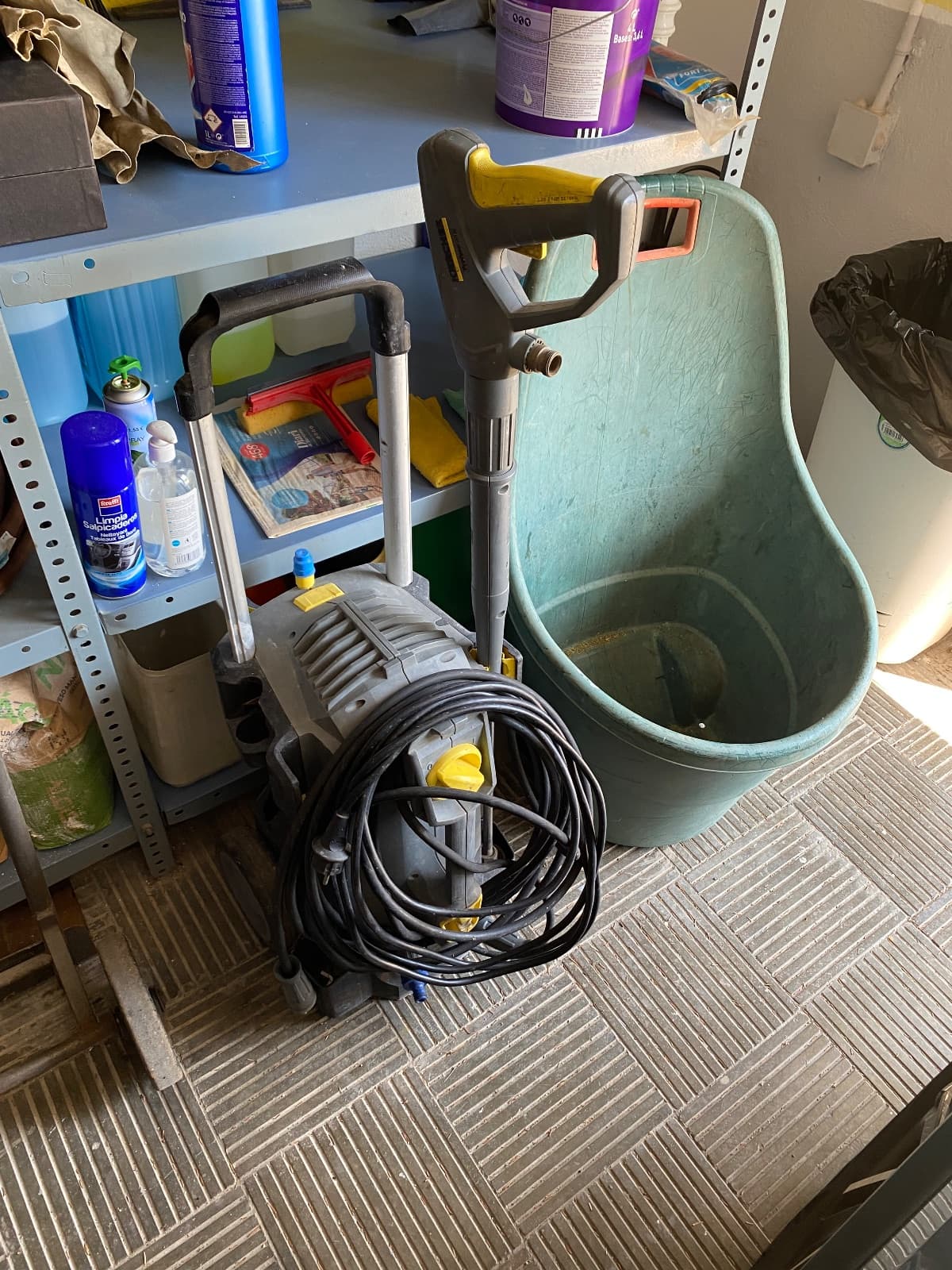 Hidrolimpiadora de agua a presión con manguera